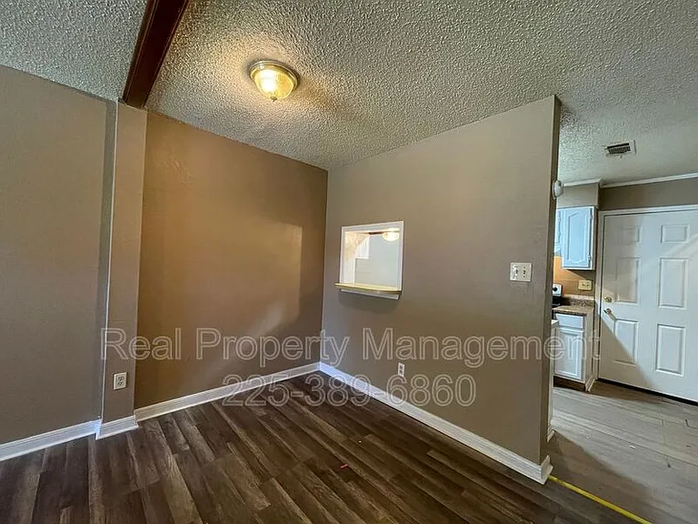 750 Hospital Rd #Q-3 — Photo 5