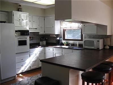Open kitchen with all appliances included!