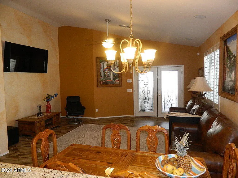 17210 W Elm St — Photo 9