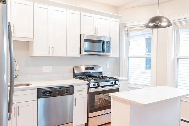 394 Centre St #3 — Photo 11