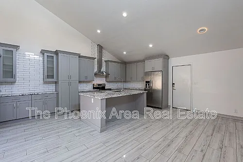 9128 E Gelding Dr Photo 1