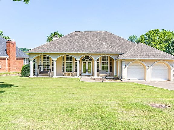 2nd image of 1807 Creek Way Dr