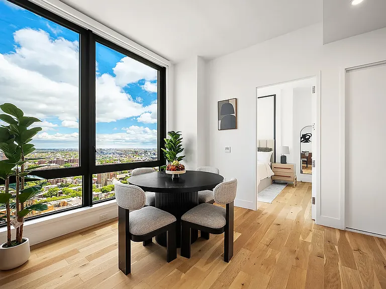 20 Rockwell Pl #Penthouse 3606Y — Photo 4