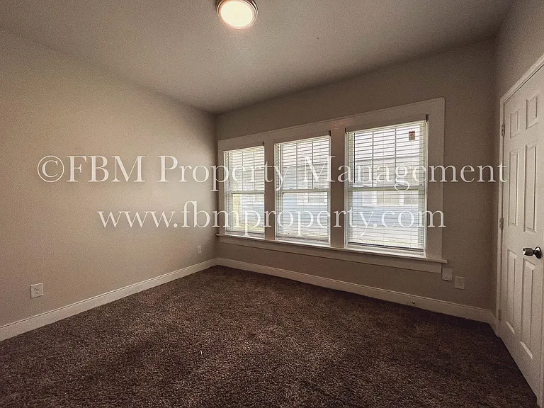 104 Sunset Cir — Photo 9