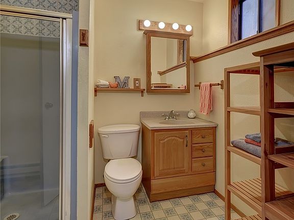 4th image of 21880 Apollo Dr NE