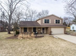 36 Pottowattomie Ct, Naperville, IL 60563