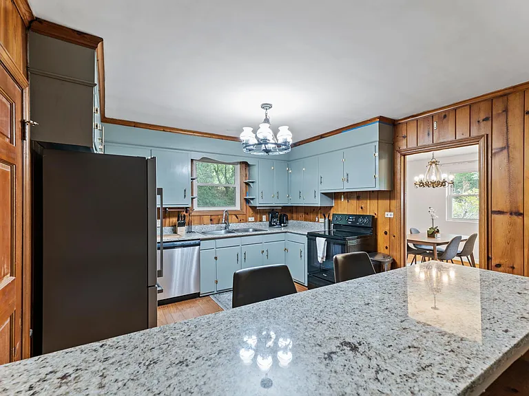 4140 Timberlane Dr — Photo 8