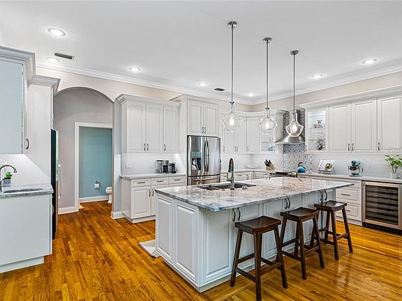 5th image of 6214 S Elberon St