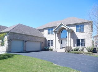 11 Shoal Creek Ct, Lake In The Hills, IL 60156