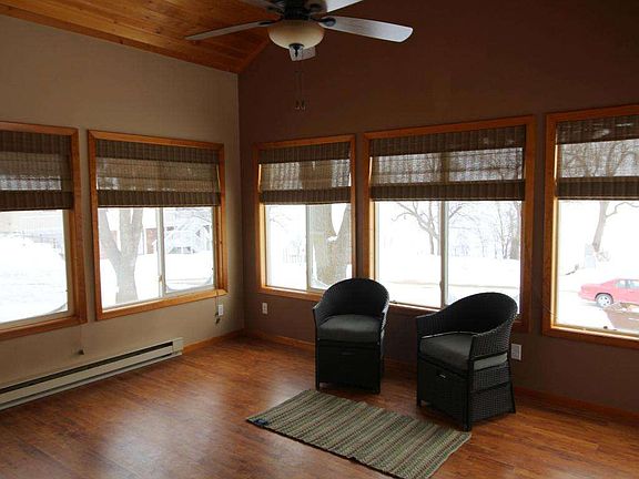 2nd image of 1201 Fargo Ave