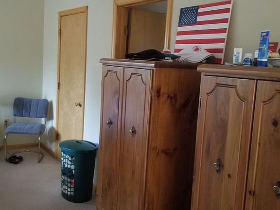 Master bedroom walkin closet