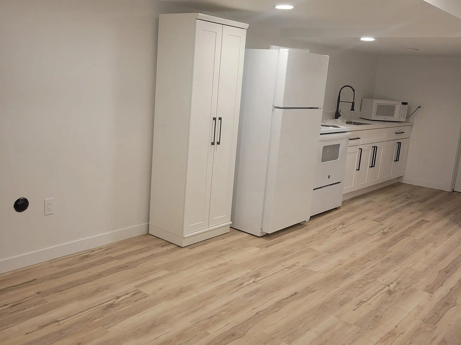 Modern Unit Mother In Law Basement on E Elm St|Salt Lake City|Available 10/1|$1500/mo — Photo 2