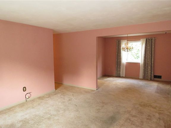 4th image of 1749 Diane Merle Dr