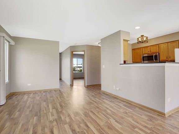 4th image of 2407 River Bend Ln