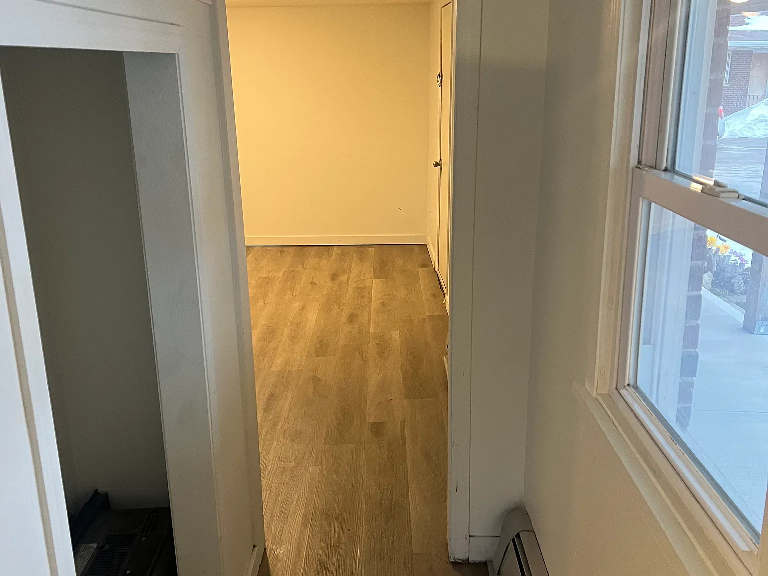 Studio, 300 sqft, $800 — Photo 3