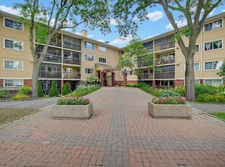 6376 Bilberry Dr #301, Ottawa, ON K1C4P6