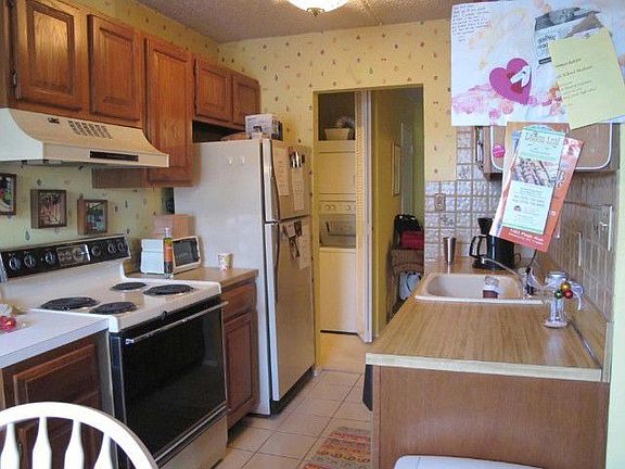 3rd image of 175 Maple Ave