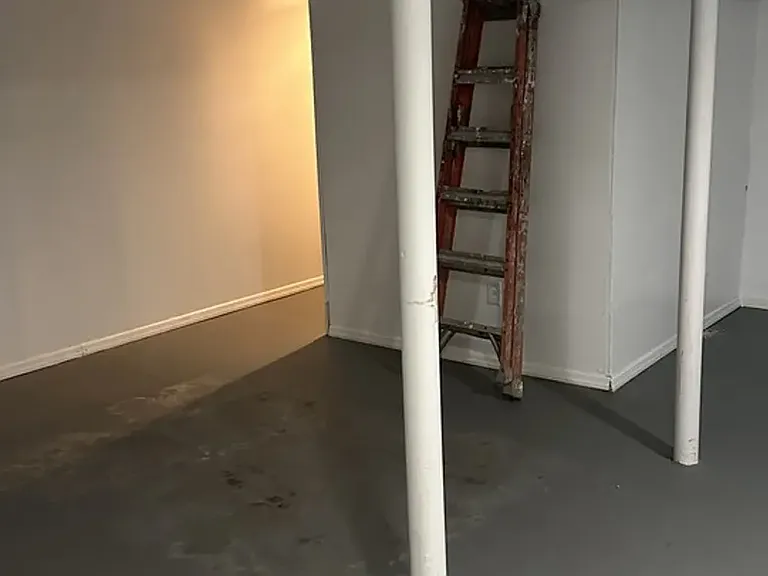 638 Cora Pl #1 — Photo 9