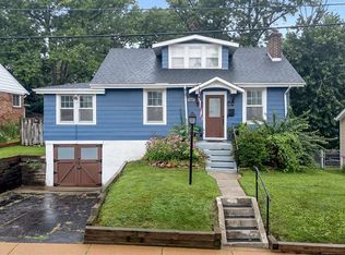907 N Woodlawn Ave, Saint Louis, MO 63122