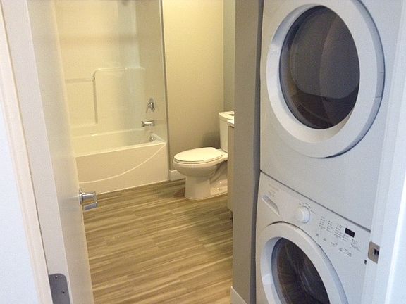Full Sized Washer/Dryer