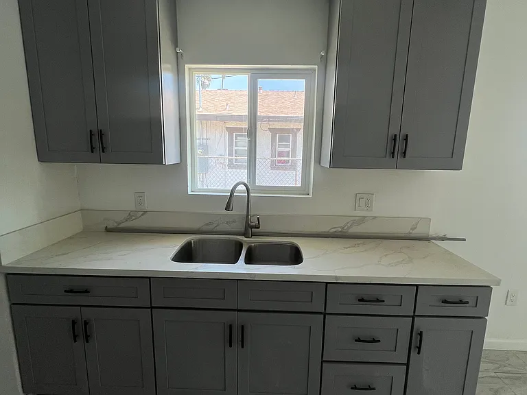 350 W 13th St — Photo 6