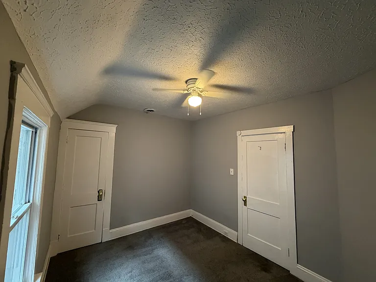 4218 Denison Ave — Photo 10