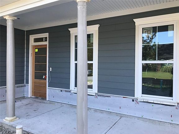 2nd image of 43 Wellington Cir