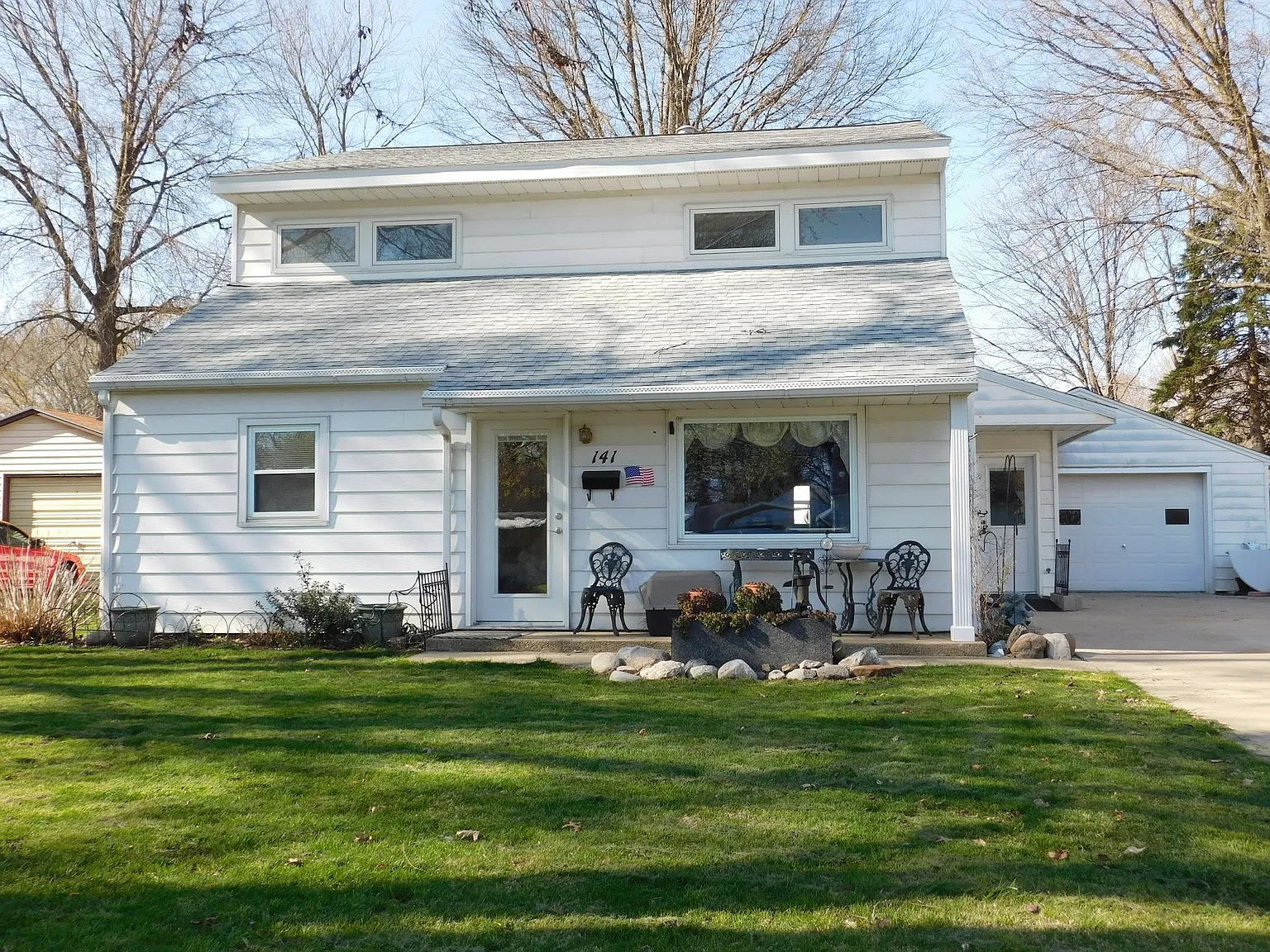 141 Shady Lawn Dr photo 1