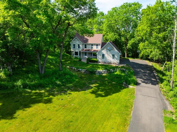 875 Midwest Trl N, Lake Elmo, MN 55042
