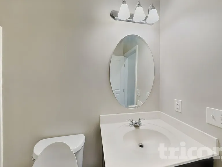 923 Avondale Dr — Photo 12