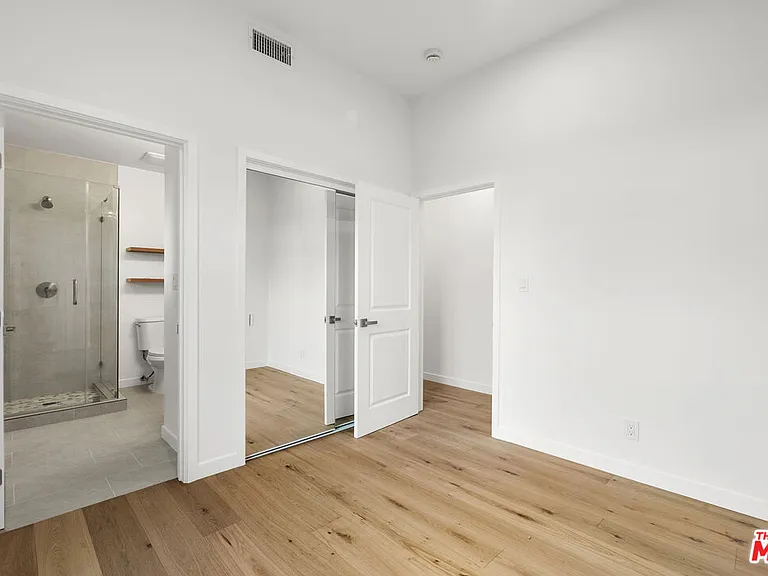 824 N Orange Grove Ave — Photo 21
