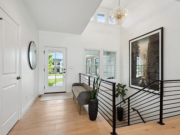 3rd image of 4478 Lakeside Dr