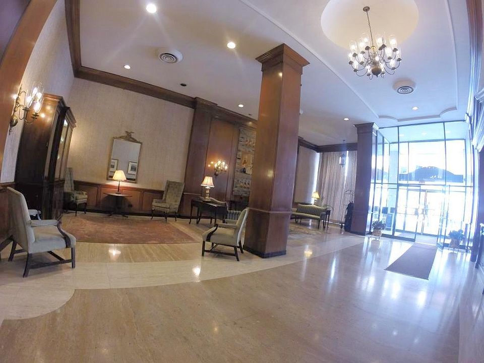 2nd image of 4 Park Ave APT 6E