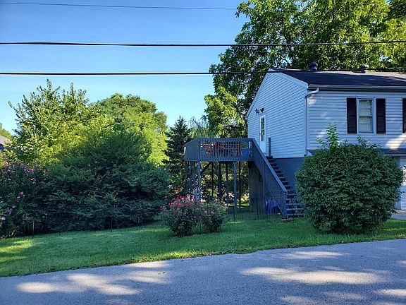 2nd image of 304 S Poplar St