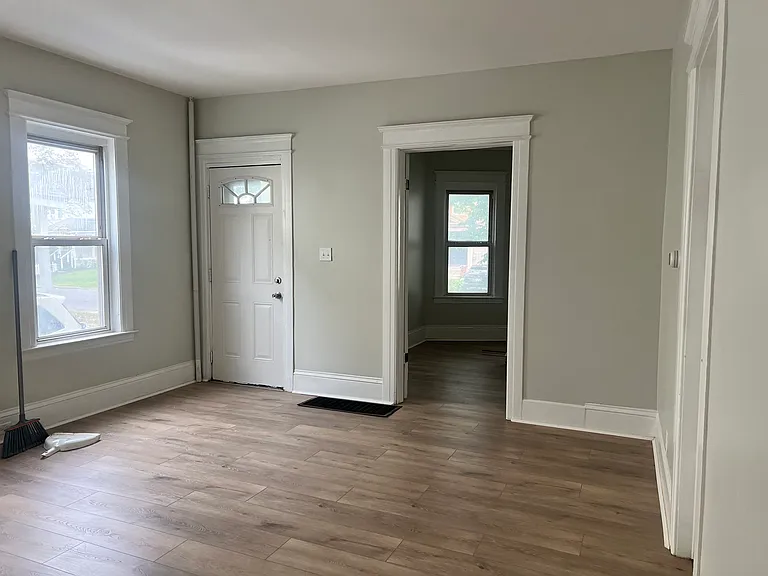 1004 Oak St #1 — Photo 3