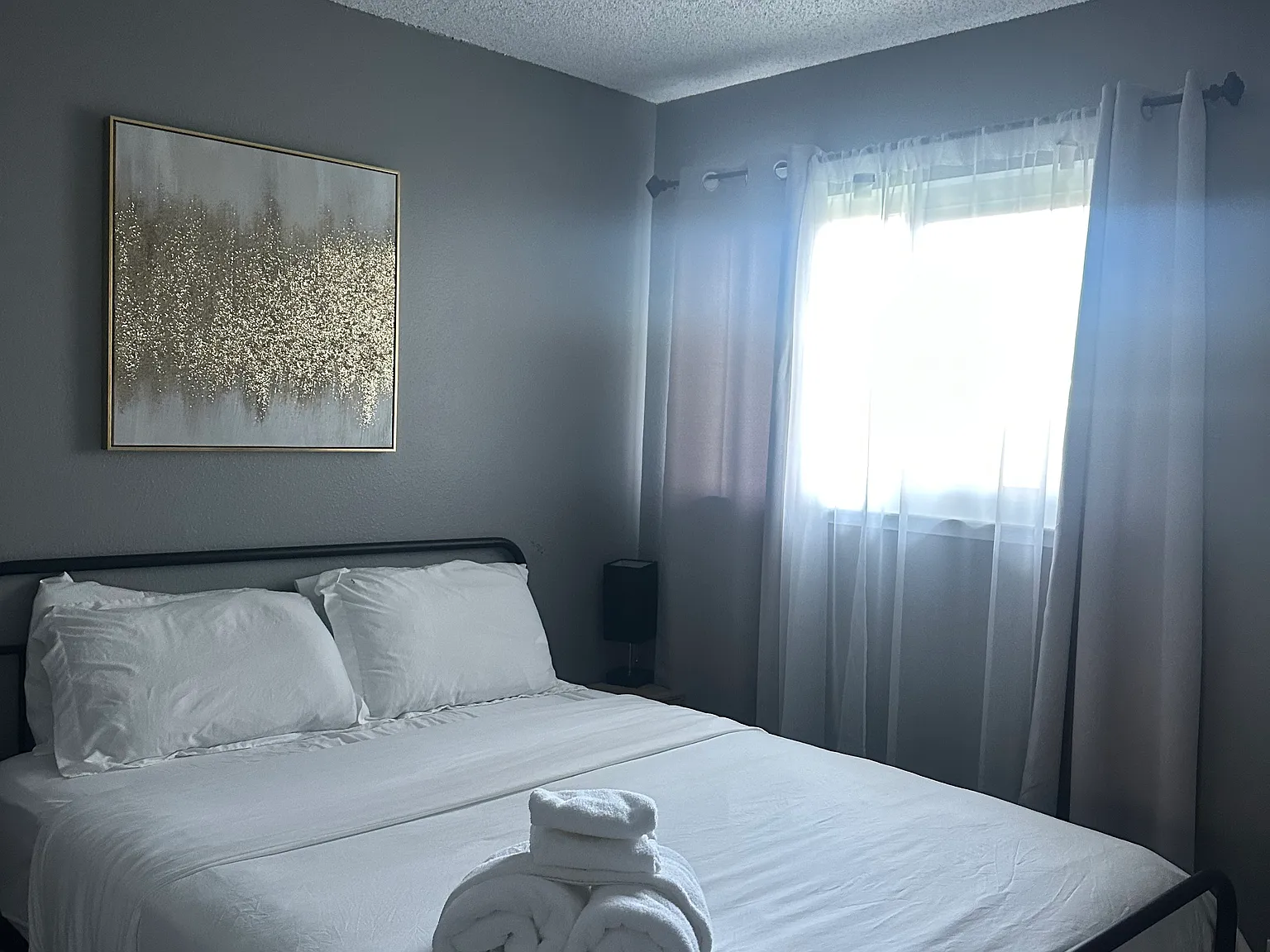 3 bed, 5998 sqft, $3,200 — Photo 3