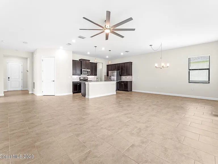 2323 Great Belt Cir — Photo 17