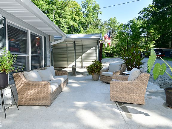2nd image of 11087 Lakeshore Dr
