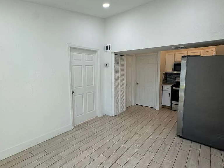 3039-3115 Avenue J — Photo 2