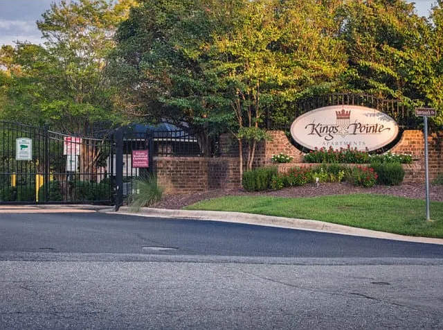 Kings Pointe Apartments