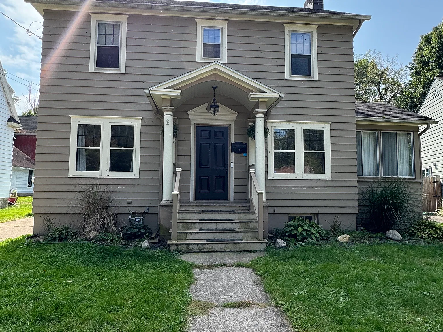 3 bed, 1232 sqft, $1,650 — Photo 1