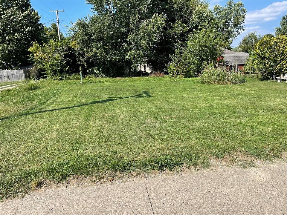 1st image of 680 E Gray St