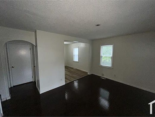 4th image of 26345 Hopkins St