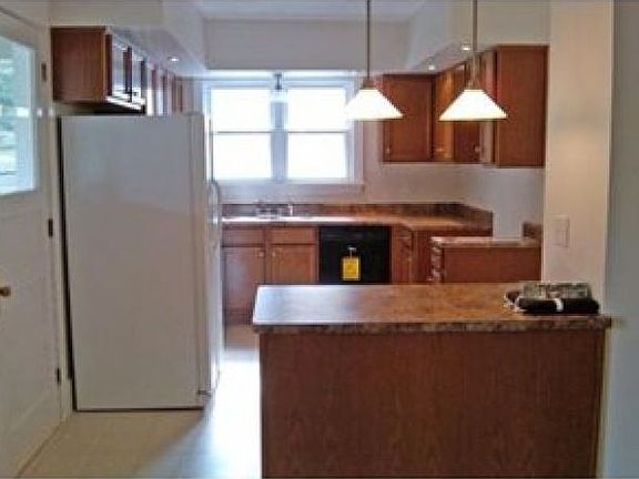3rd image of 1307 Ardmore Ave
