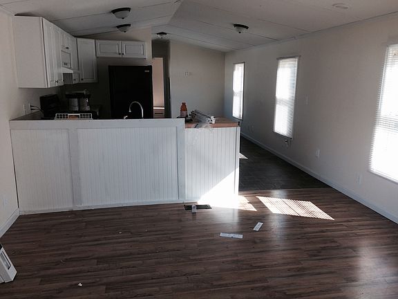 3rd image of 5 Rosewood Ln