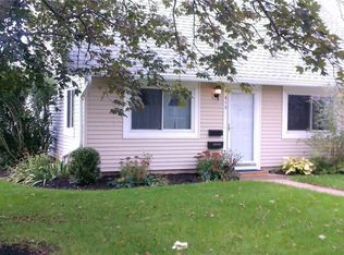 410 Eastbrooke Ln, Rochester, NY 14618