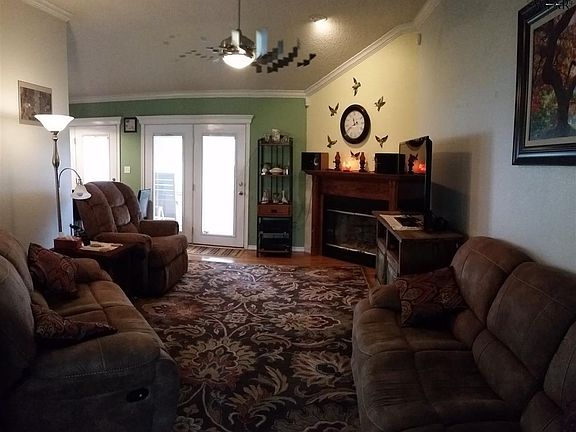 4th image of 311 W Diamond Ave