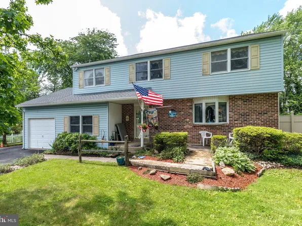 866 Decker Ln, Warminster, PA 18974