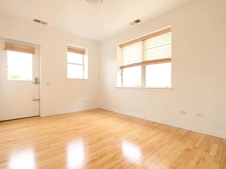 1029 S Lytle St #3 — Photo 7