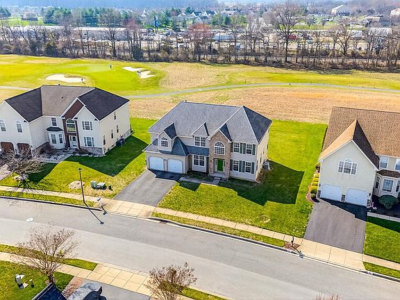 4th image of 42 Watson Ln